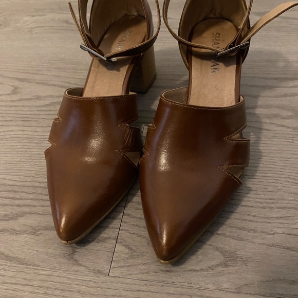 Shani Bar strappy Mary Janes - Picture 2 of 5